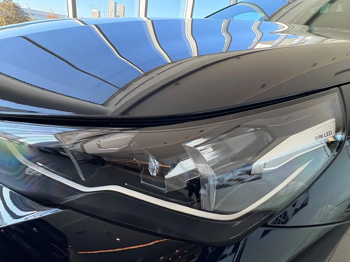 BMW 5 серия 530i xDrive AT (252 л.с.) Черный в АВИЛОН. Слайд №10