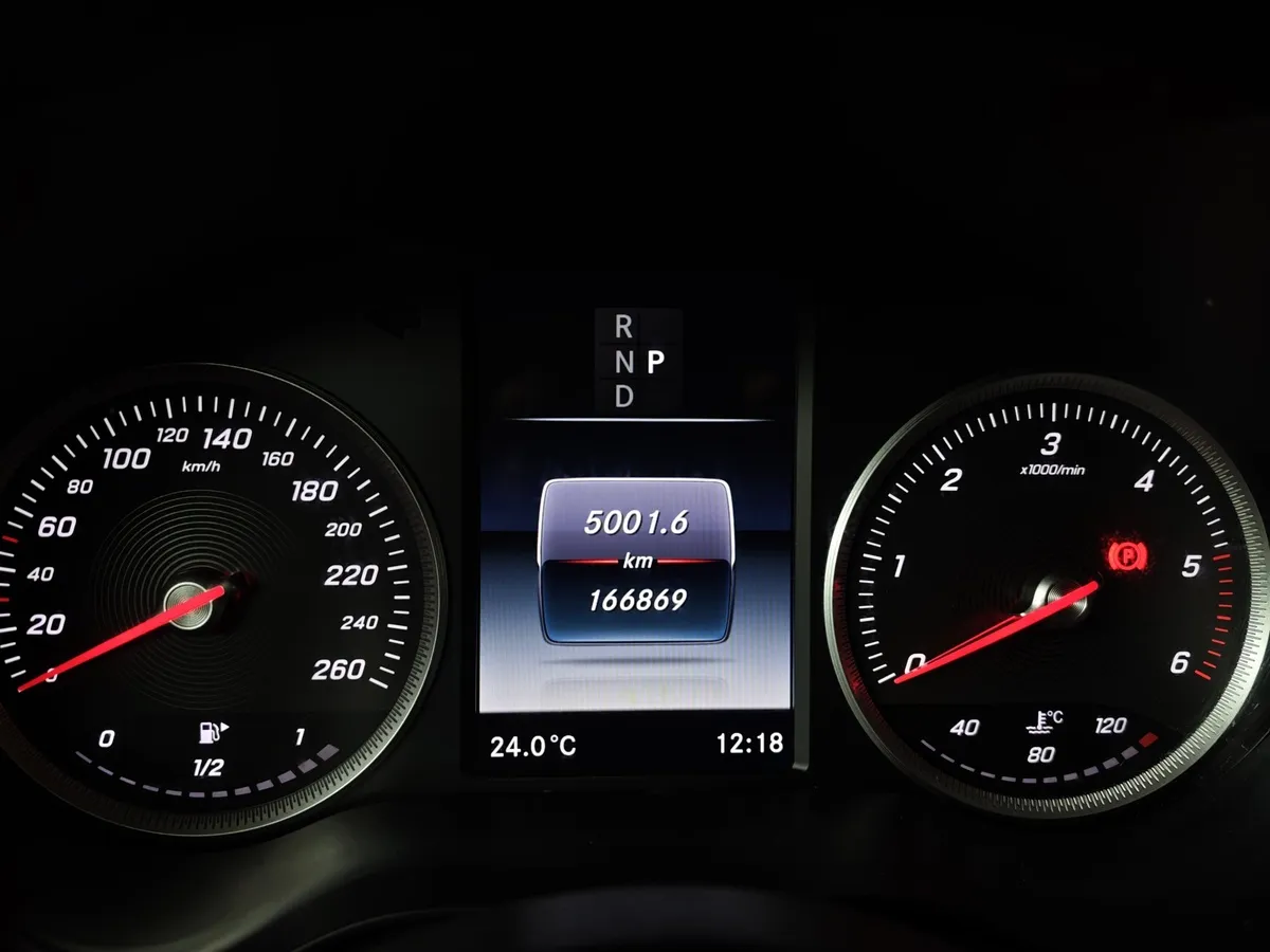 Mercedes-Benz GLC 220 d 9G-TRONIC 4MATIC (170 л.с.) Особая серия Белый в АВИЛОН. Слайд №17