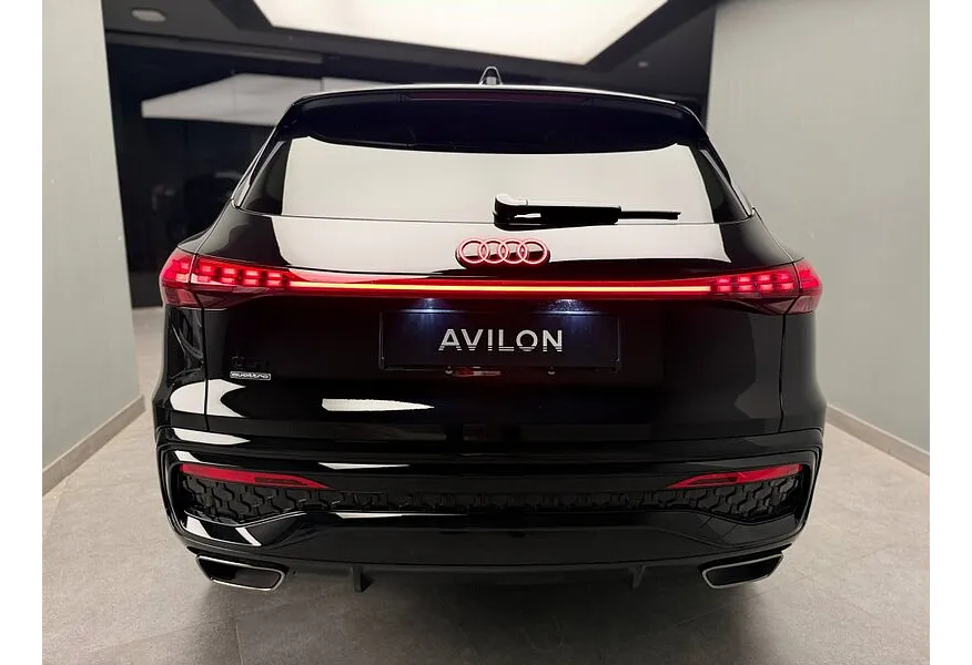 Audi Q5 L 2.0 40 TFSI S tronic quattro (204 л.с.) Черный в АВИЛОН. Слайд №4