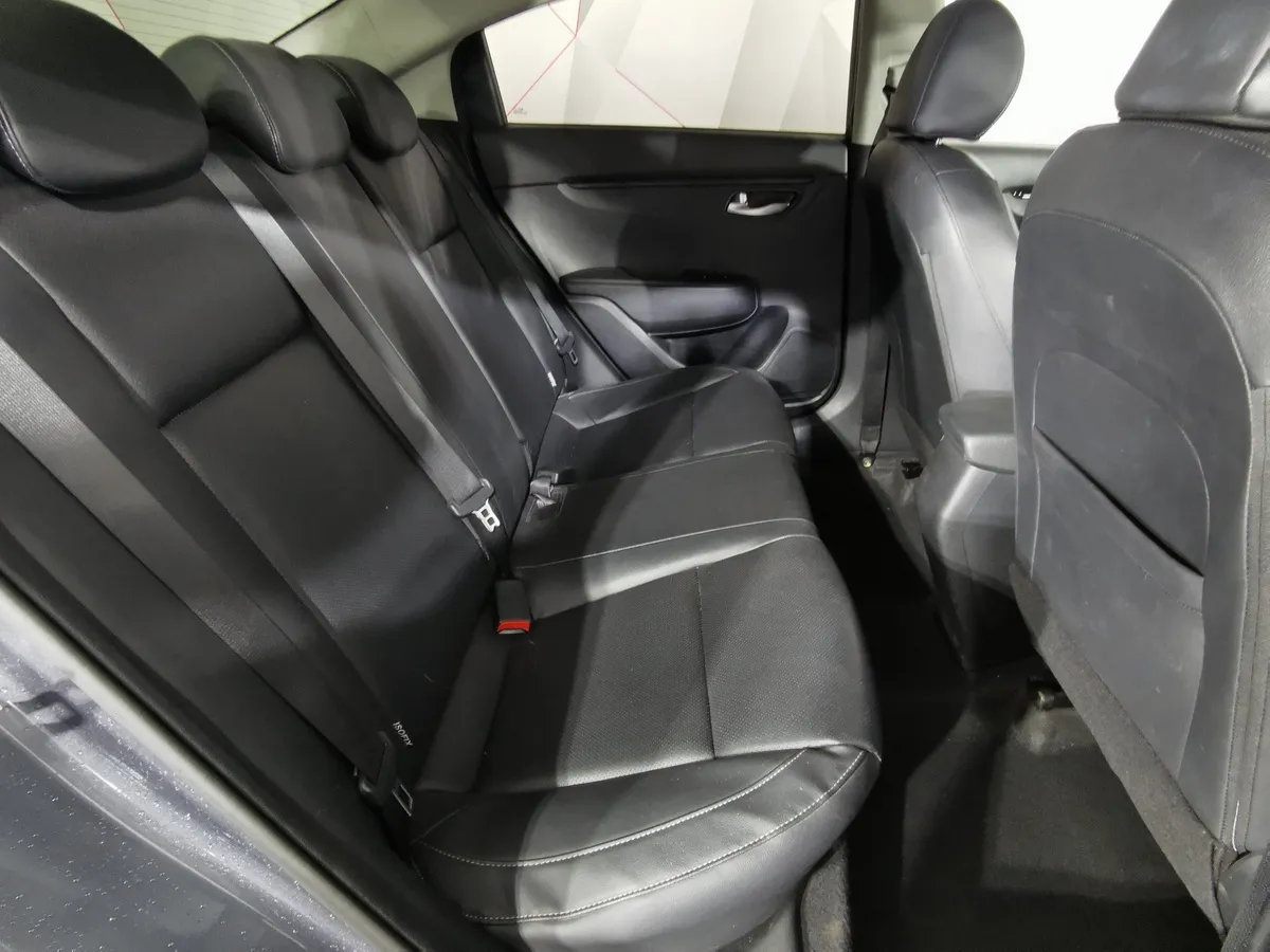 Kia Rio 1.6 AT (123 л.с.) Premium Серый в АВИЛОН. Слайд №15