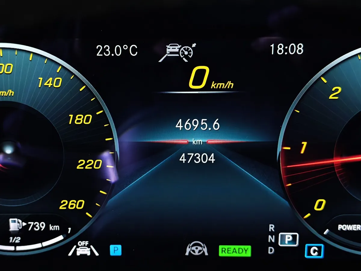 Mercedes-Benz CLS 300d 9G-TRONIC 4MATIC+ (265 л.с.) Черный в АВИЛОН. Слайд №18