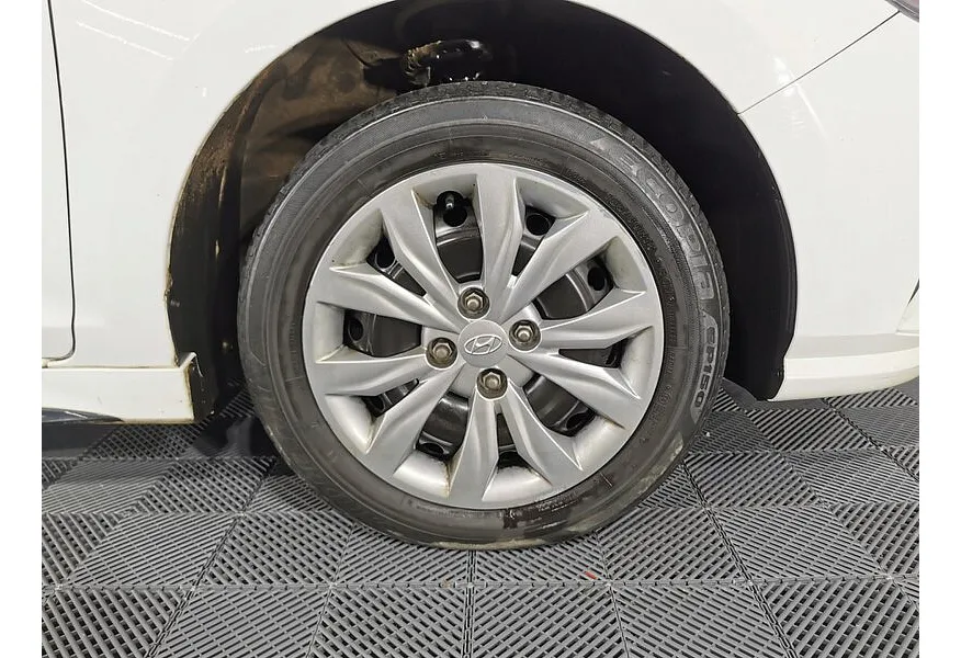 АВИЛОН - Hyundai Solaris 1.6 MT (123 л.с.) Active Plus Белый - slide 14