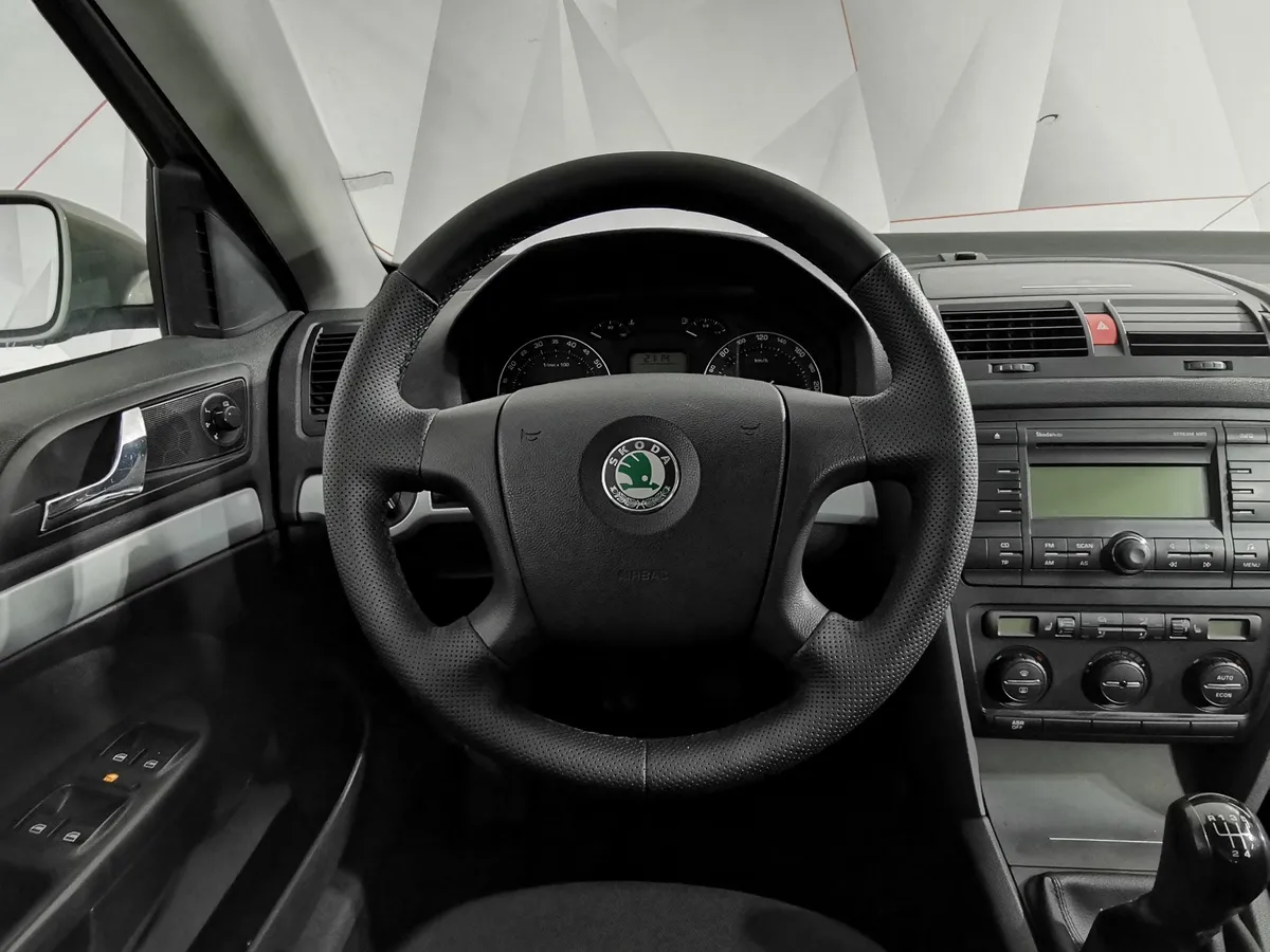 Skoda Octavia 1.6 FSI MT (115 л.с.) Серый в АВИЛОН. Слайд №19