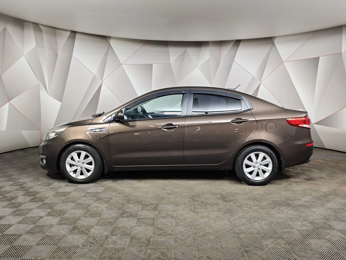 Kia Rio 1.6 AT (123 л.с.) Коричневый в АВИЛОН. Слайд №5