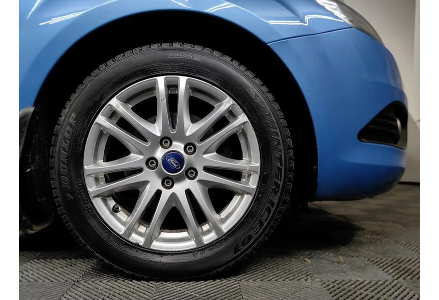 Ford Focus 1.8 MT (125 л.с.) Ghia Синий в АВИЛОН. Слайд №9