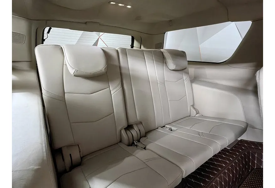 Cadillac Escalade 6.2 V8 АТ 4WD ESV (409 л.с.) Черный в АВИЛОН. Слайд №24