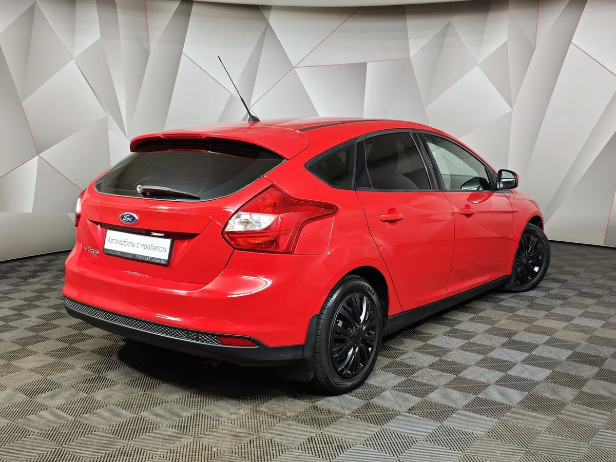 Ford Focus 1.6 PowerShift (105 л.с.) Trend Красный в АВИЛОН. Слайд №2
