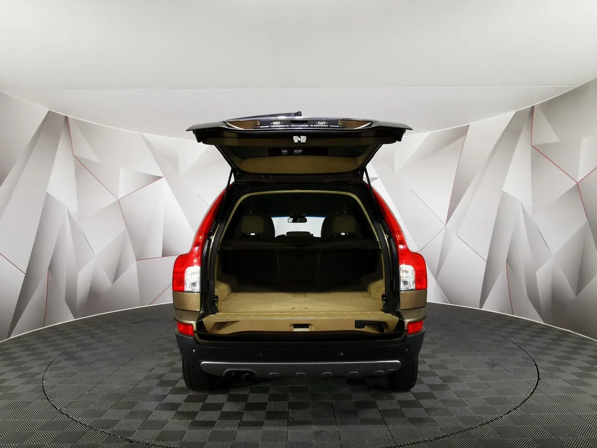 Volvo XC90 2.5 T5 Geartronic AWD (5 мест) (210 л.с.) Коричневый в АВИЛОН. Слайд №11