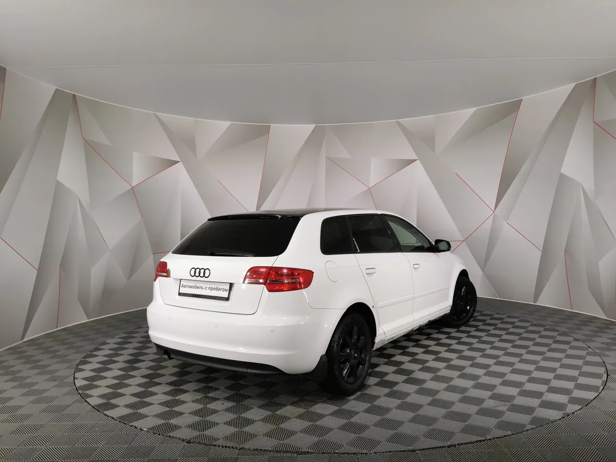 Audi A3 1.2 TFSI S-tronic (105 л.с.) Белый в АВИЛОН. Слайд №2