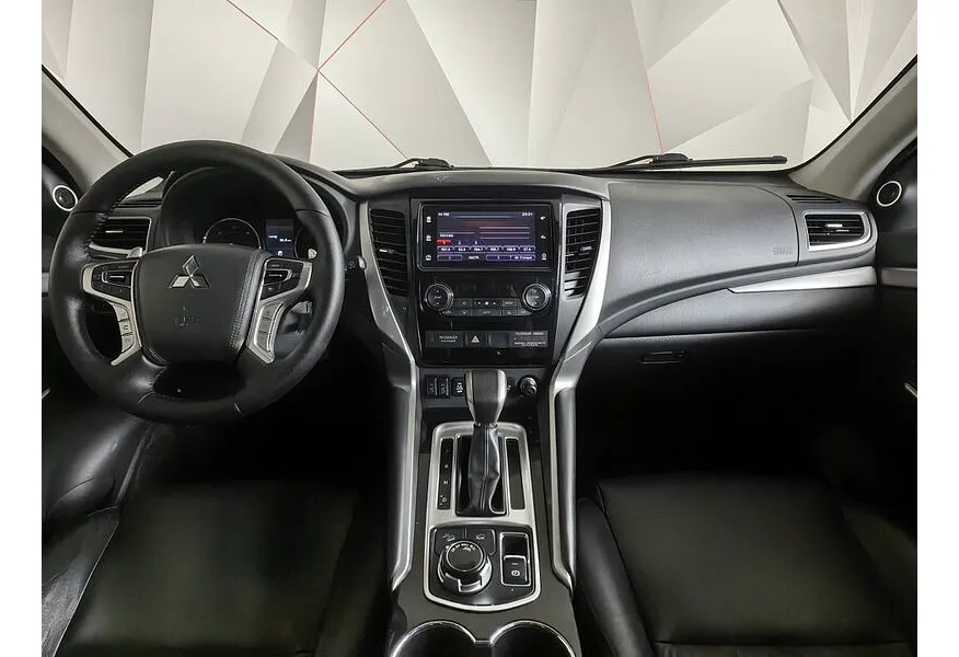 Mitsubishi Pajero Sport 2.4 DI-D AT AWD (181 л.с.) Белый в АВИЛОН. Слайд №14 Mitsubishi Pajero Sport 2.4 DI-D AT AWD (181 л.с.) Белый в АВИЛОН. Слайд №14