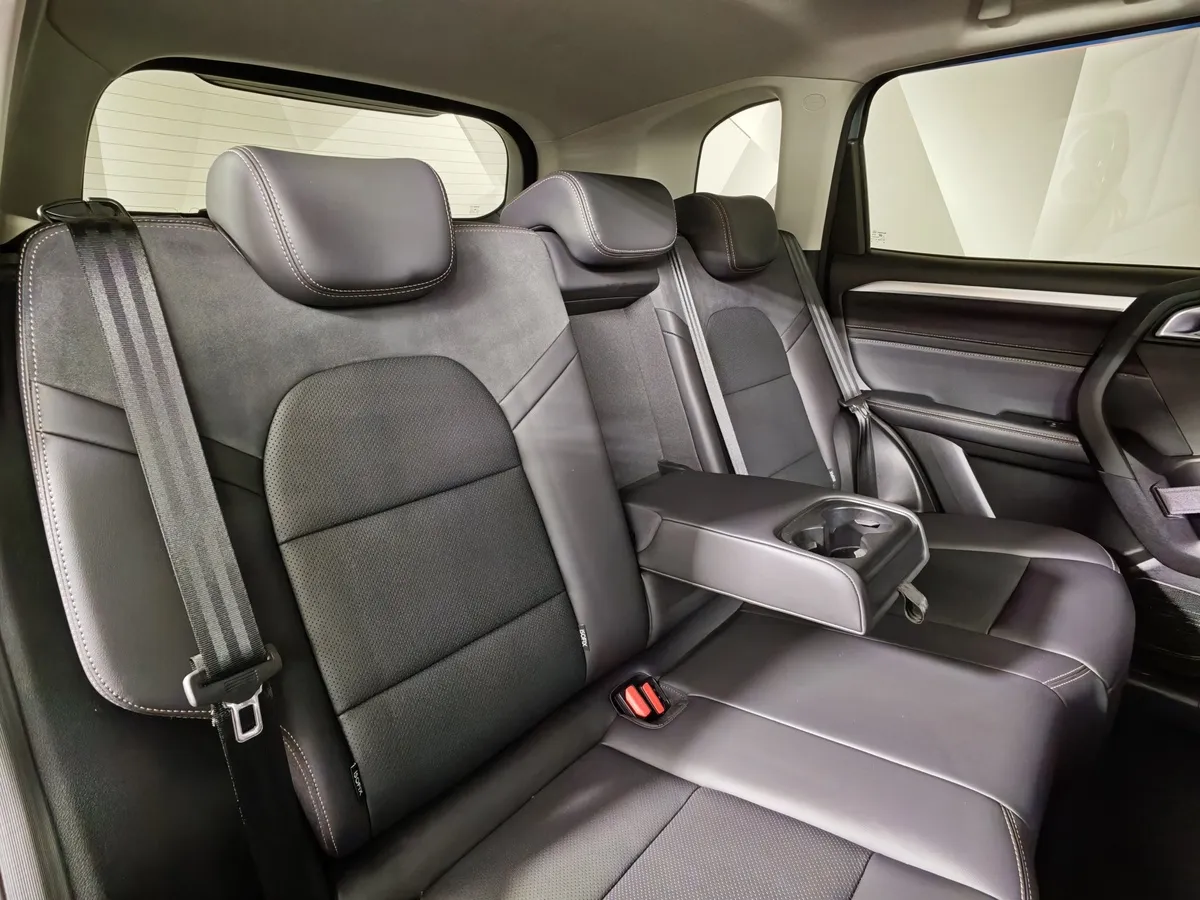 Haval Dargo  2.0T AWD 7DCT (192 л.с.) Tech Plus Серый в АВИЛОН. Слайд №17