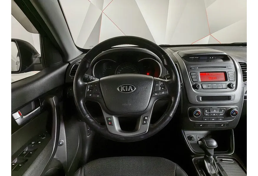 Kia Sorento 2.4 AT 4WD (175 л.с.) Luxe Черный в АВИЛОН. Слайд №12