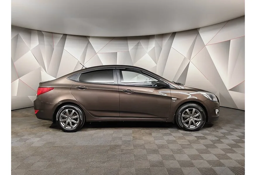 Hyundai Solaris 1.6 AT (123 л.с.) Active Plus Коричневый в АВИЛОН. Слайд №6
