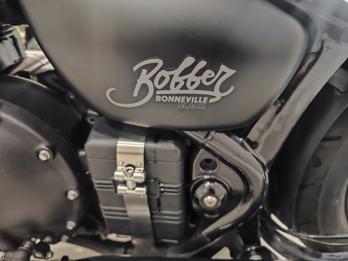 Triumph Bonneville Bobber 1 200 см³ (78 л.с.) (78) 1200 Черный в АВИЛОН. Слайд №10