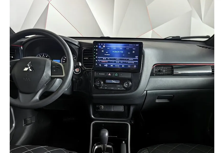 Mitsubishi Outlander 2.0 CVT (146 л.с.) Invite Белый в АВИЛОН. Слайд №14