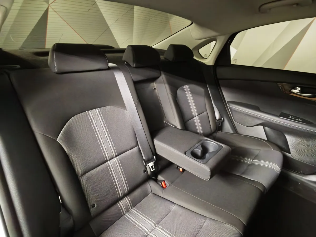 Kia Cerato 2.0 MPI AT (150 л.с.) Luxe Белый в АВИЛОН. Слайд №17