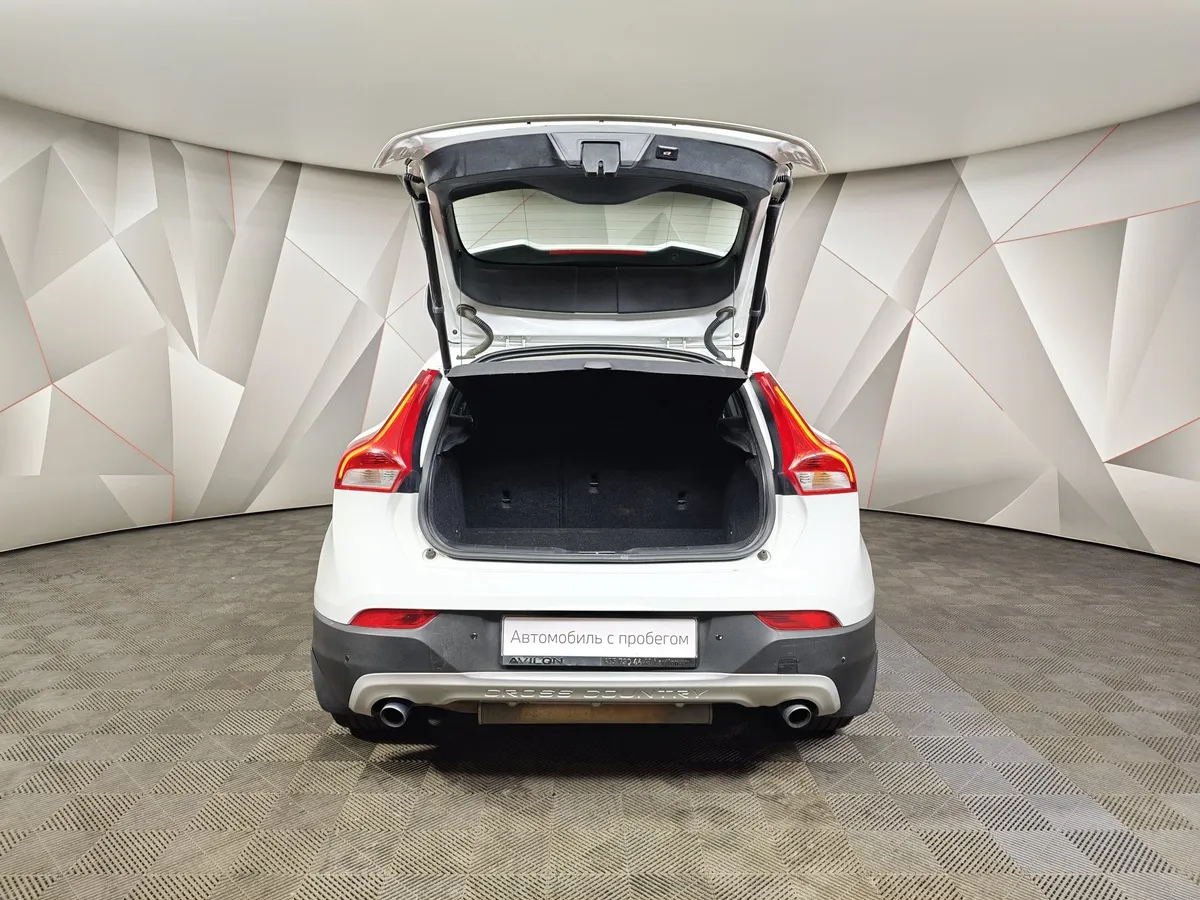 Volvo V40 2.0 T5 Geartronic AWD (213 л.с.) Белый в АВИЛОН. Слайд №12