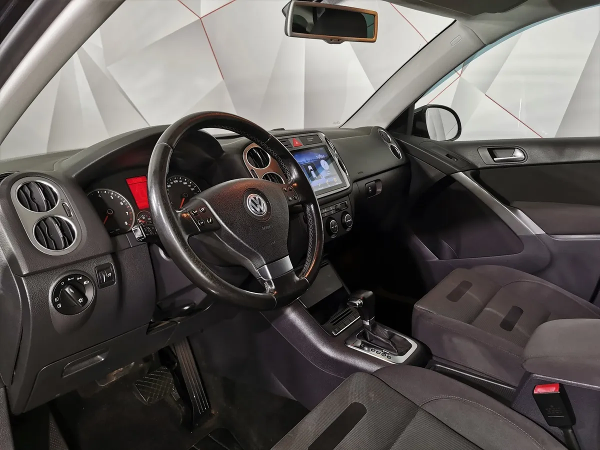 Volkswagen Tiguan 2.0 TSI 4Motion AT (170 л.с.) Track & Field Черный в АВИЛОН. Слайд №18
