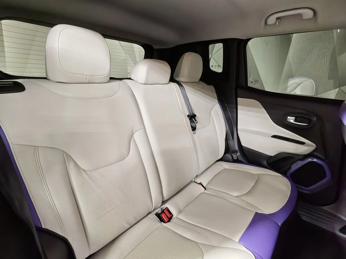 Jeep Renegade 2.4 AT 4x4 (184 л.с.) Trailhawk Серый в АВИЛОН. Слайд №17
