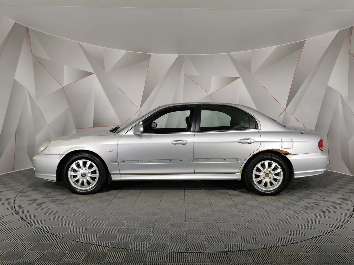 Hyundai Sonata 2.0 MT (137 л.с.) Серебристый в АВИЛОН. Слайд №5