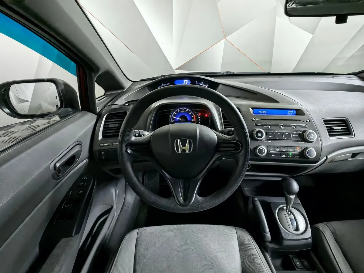 Honda Civic 1.8 AT (140 л.с.) Красный в АВИЛОН. Слайд №19