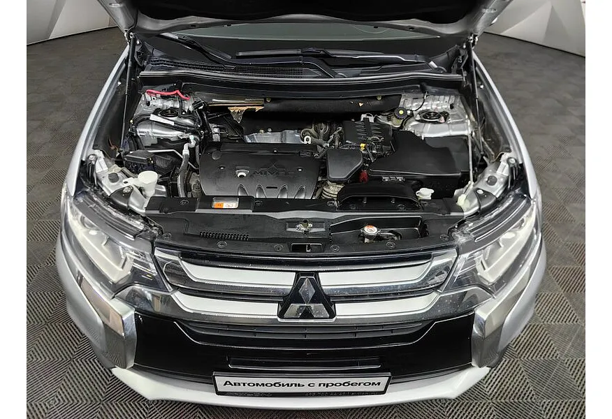 Mitsubishi Outlander 2.0 MIVEC CVT 2WD (146 л.с.) Intense Plus Серебристый в АВИЛОН. Слайд №11