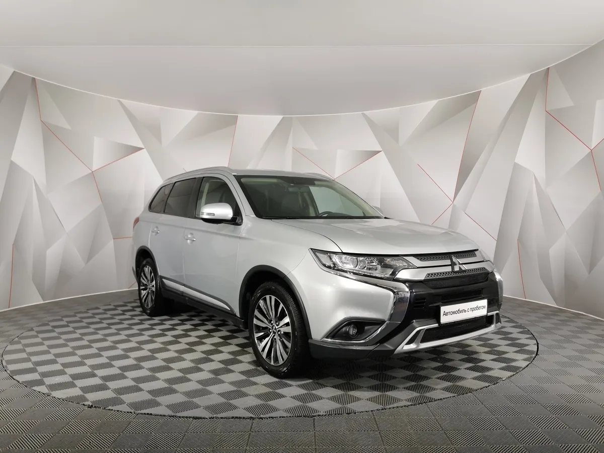 Mitsubishi Outlander 2.0 MIVEC CVT 4WD (146 л.с.) Invite Серебристый в АВИЛОН. Слайд №3