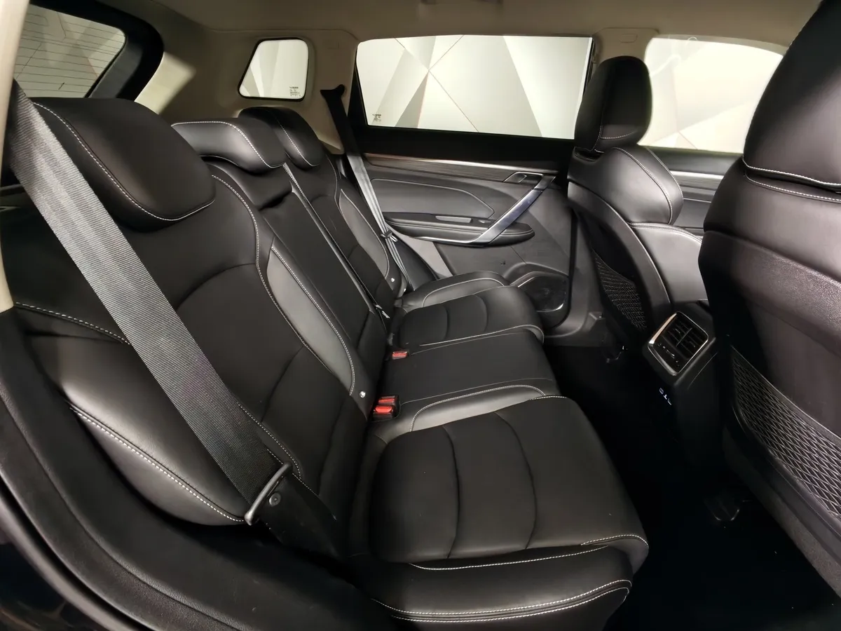 Geely Atlas Pro 1.5T 7DCT AWD (177 л.с.) Flagship Черный в АВИЛОН. Слайд №15