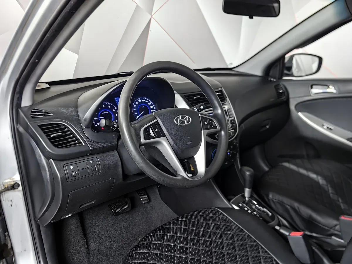 Hyundai Solaris 1.6 AT (123 л.с.) Active Серебристый в АВИЛОН. Слайд №19