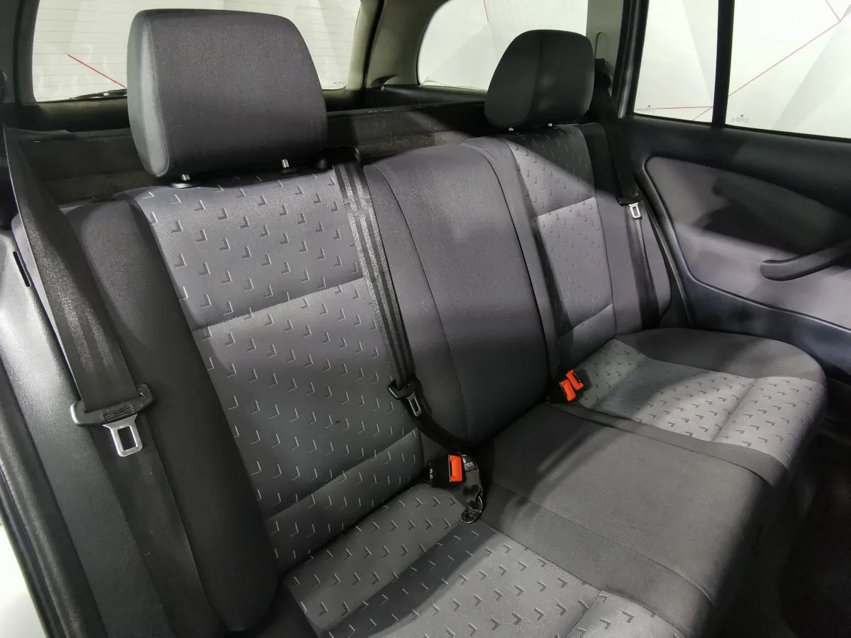 Skoda Octavia 1.6 MT (102 л.с.) Серебристый в АВИЛОН. Слайд №14