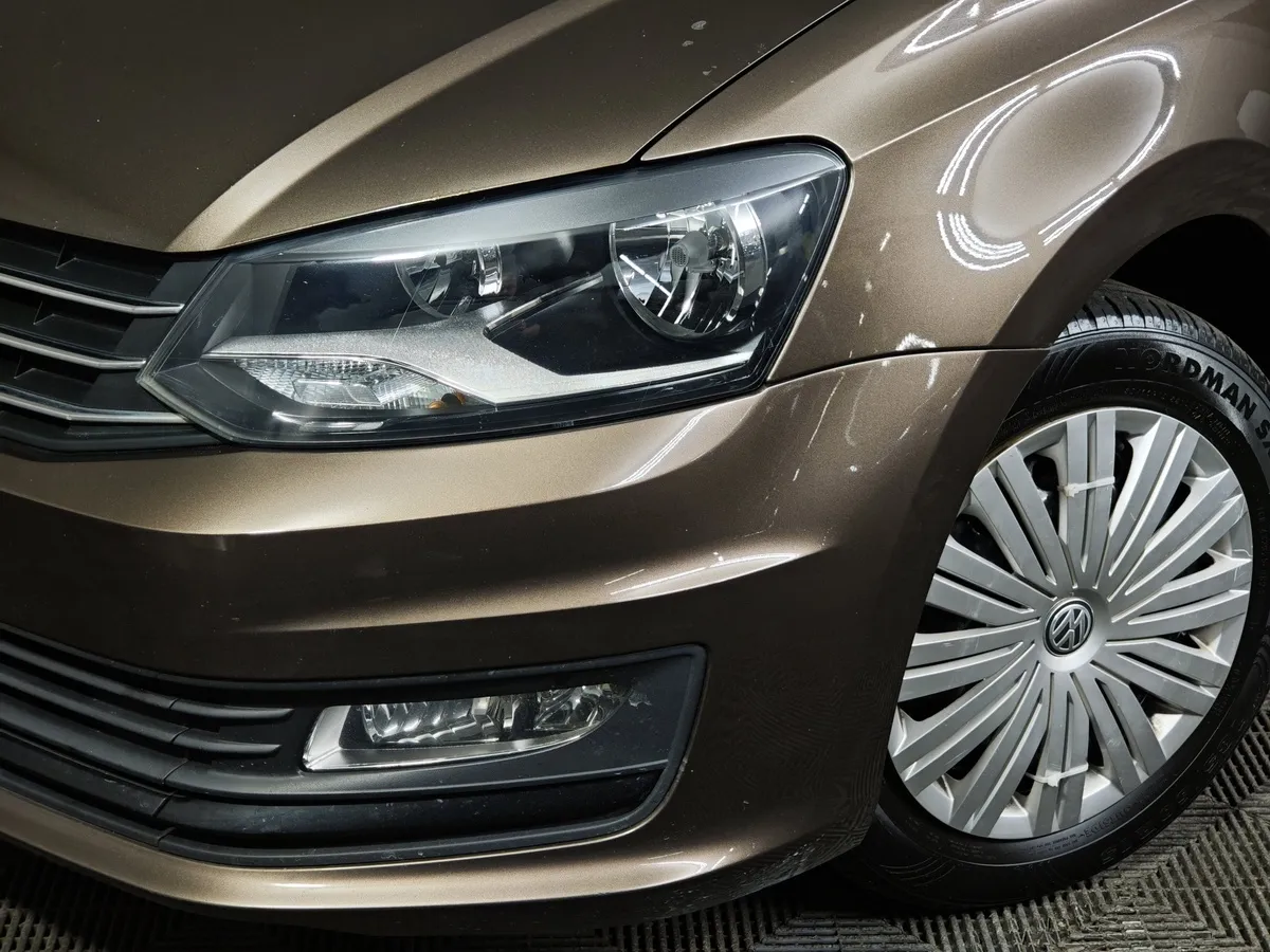 Volkswagen Polo 1.6 MT (105 л.с.) Comfortline Коричневый в АВИЛОН. Слайд №10