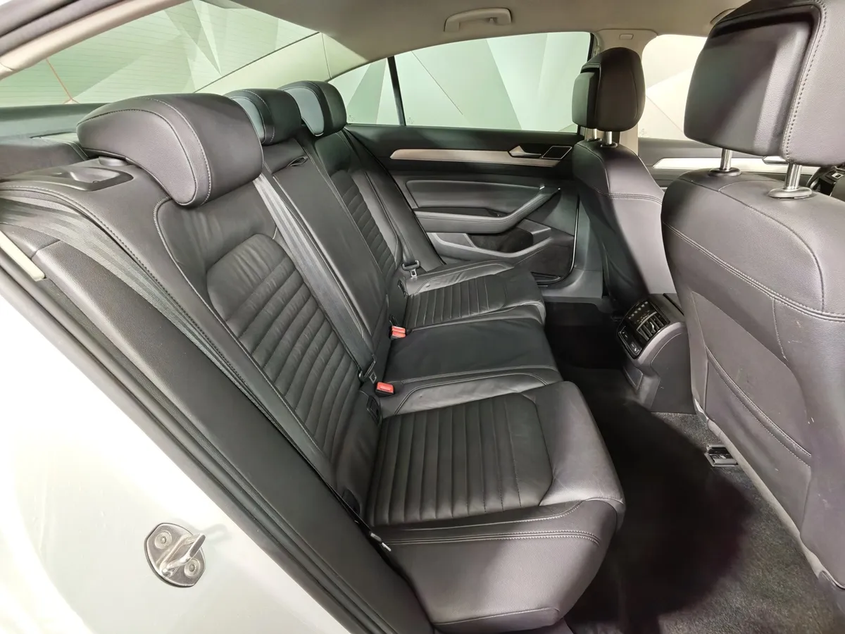 Volkswagen Passat 1.8 TSI BlueMotion DSG (180 л.с.) Highline Белый в АВИЛОН. Слайд №16