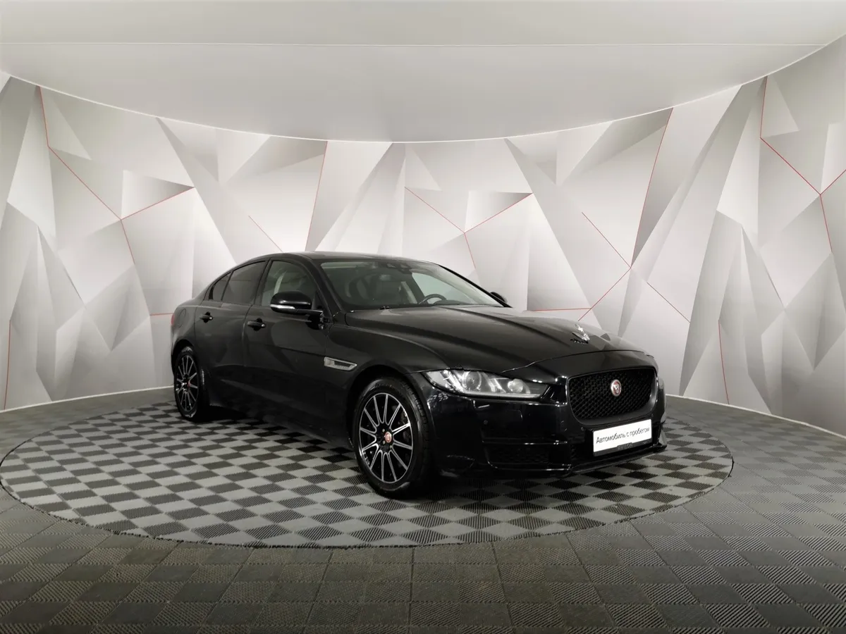 Jaguar XE 2.0 D AT AWD (180 л.с.) Prestige Черный в АВИЛОН. Слайд №3
