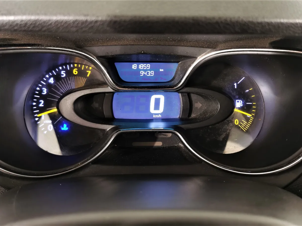 Renault Kaptur 1.6 MT (114 л.с.) Life Серый в АВИЛОН. Слайд №17