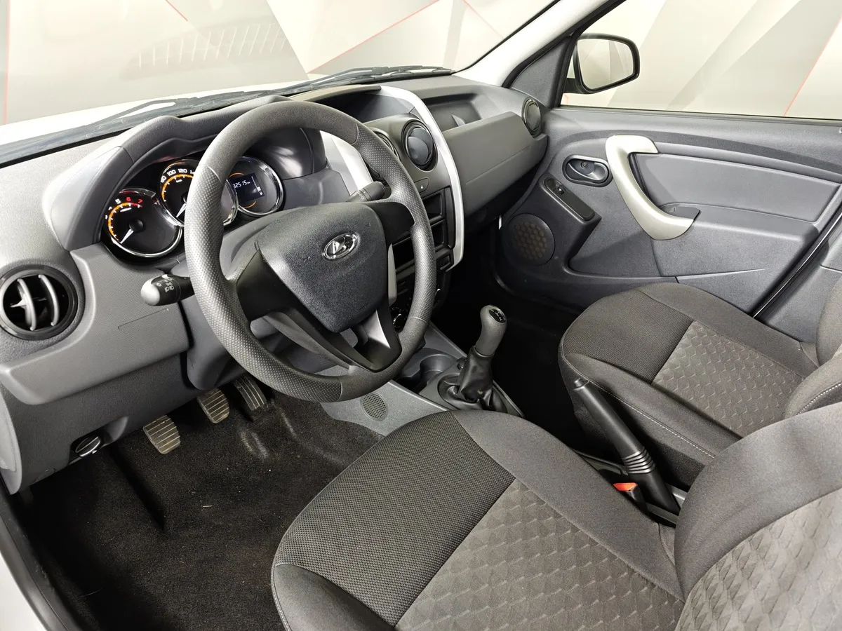 ВАЗ (Lada) Largus 1.6 MT 16 кл (5 мест) (105 л.с.) Белый в АВИЛОН. Слайд №16