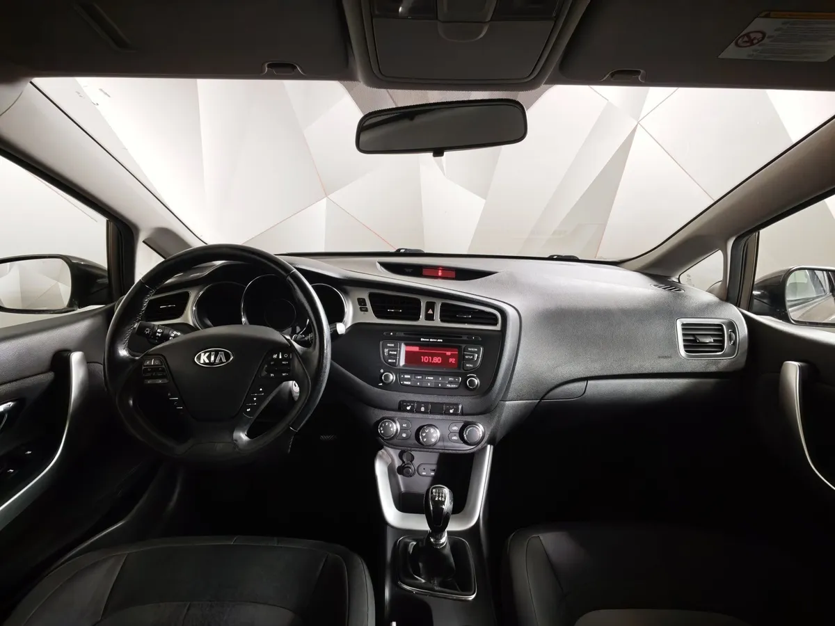 Kia Ceed 1.6 MT (122 л.с.) Коричневый в АВИЛОН. Слайд №14