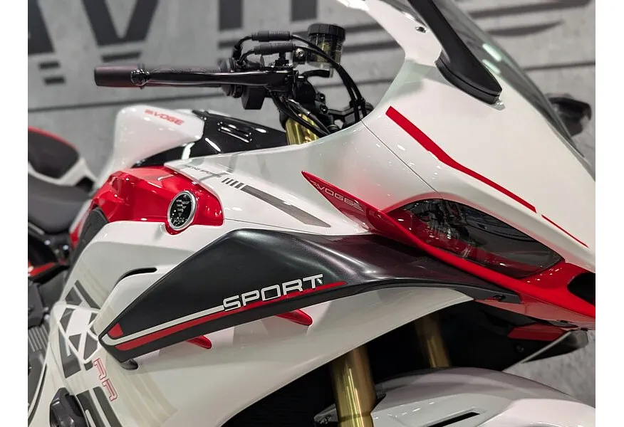 АВИЛОН - VOGE RR660S 662 см³ (99 л.с.) (99) 660 Белый - slide 0