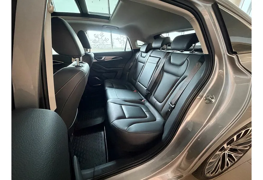 FAW Bestune B70 2.0 AT (217 л.с.) Master Серебристый в АВИЛОН. Слайд №11