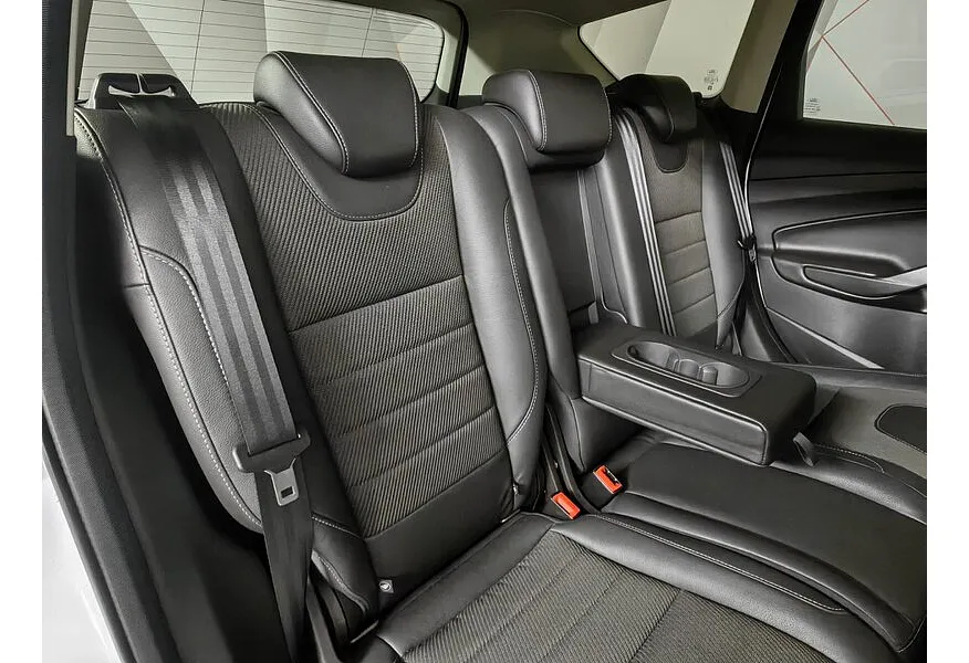 Ford Kuga 2.5 AT (150 л.с.) Titanium Белый в АВИЛОН. Слайд №13