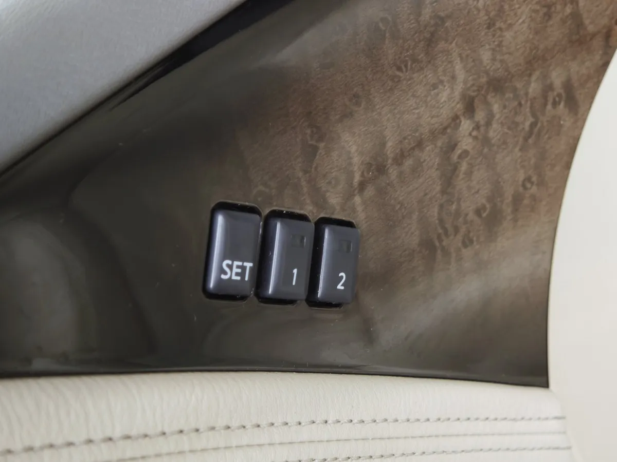 Infiniti QX-Series QX56 AT (405 л.с.) Черный в АВИЛОН. Слайд №22