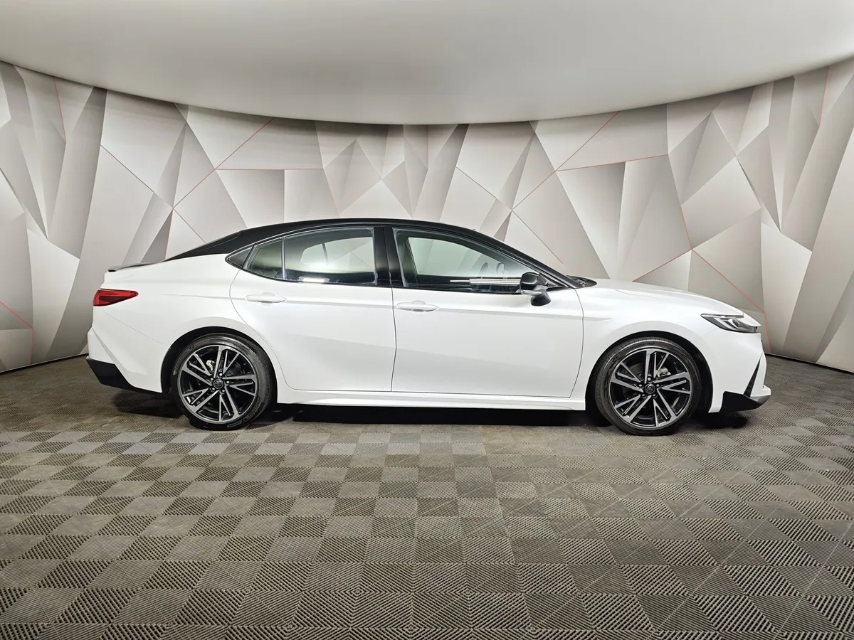 Toyota Camry 2.0 AT (173 л.с.) Sport Белый в АВИЛОН. Слайд №6