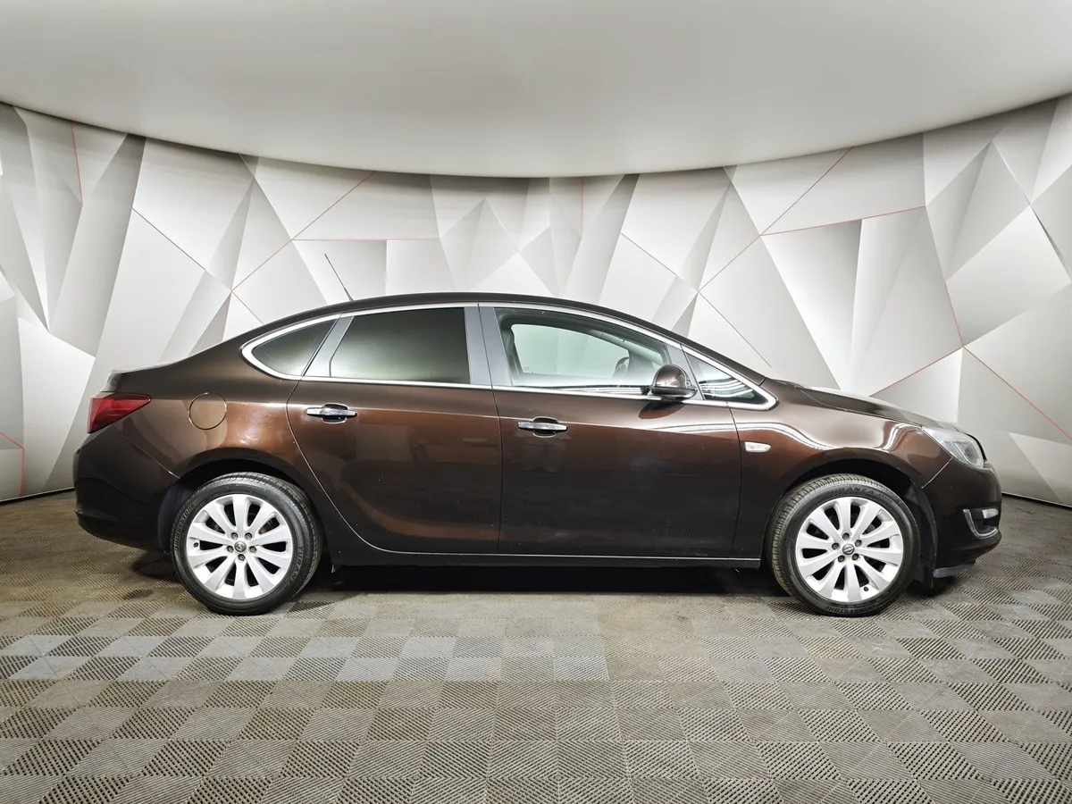 Opel Astra 1.4 Turbo AT (140 л.с.) Коричневый в АВИЛОН. Слайд №6