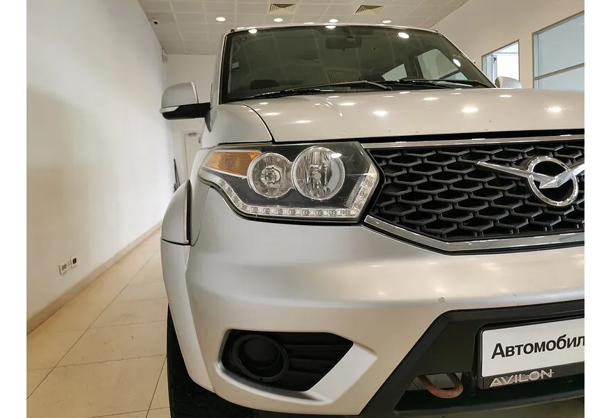 УАЗ Patriot 2.7 MT (135 л.с.) Серебристый в АВИЛОН. Слайд №10