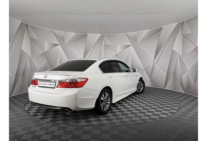 Honda Accord 2.4 AT (180 л.с.) Белый в АВИЛОН. Слайд №2