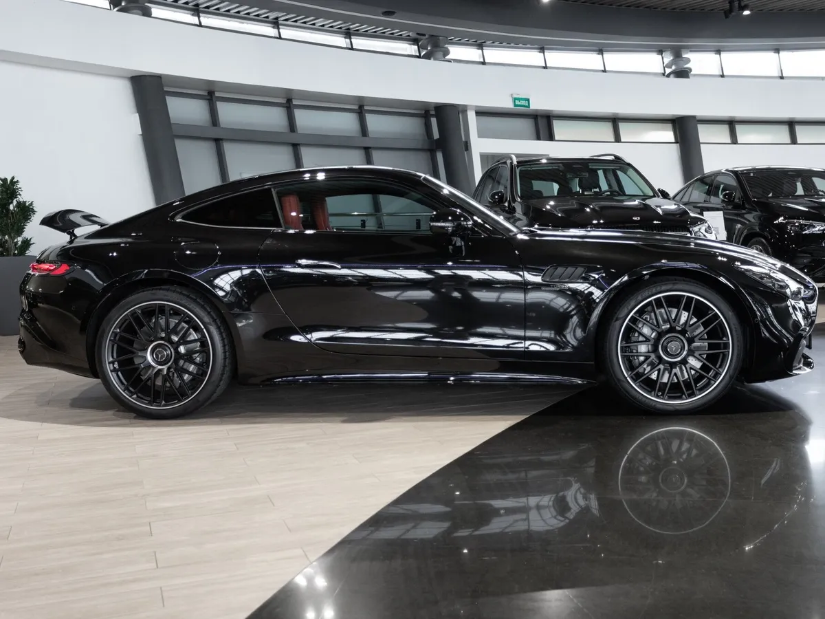 Mercedes-Benz AMG GT 43 4MATIC SPEEDSHIFT TCT 9G (367 л.с.) Черный в АВИЛОН. Слайд №3
