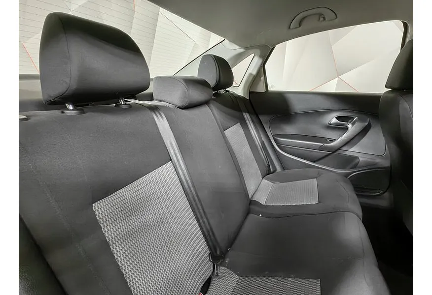 Volkswagen Polo 1.6 Tiptronic (105 л.с.) Comfortline Серебристый в АВИЛОН. Слайд №15