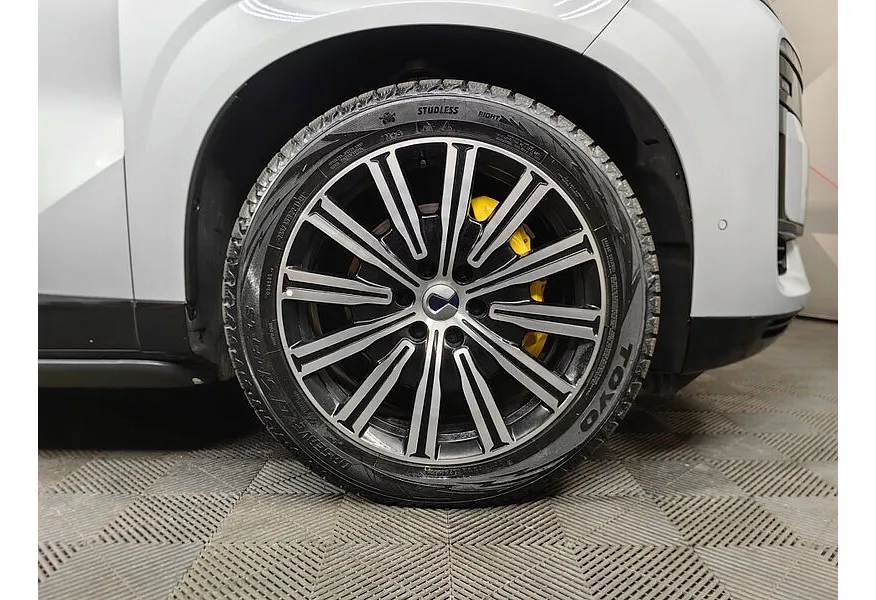 Denza N9 2.0h 8AT 2WD (925 л.с.) Premium Белый в АВИЛОН. Слайд №9