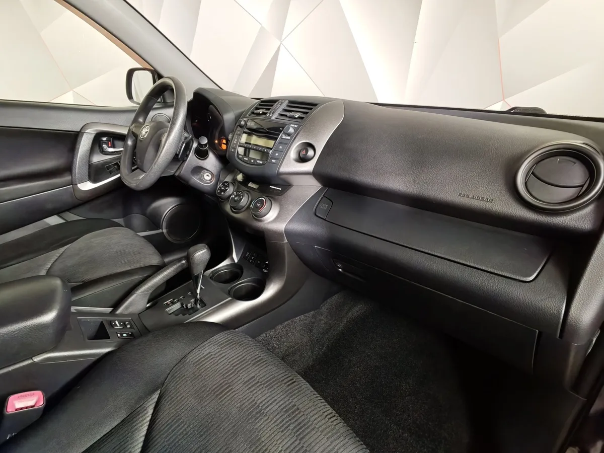 Toyota RAV4 2.0i CVT AWD (171 л.с.) Fashion Plus Черный в АВИЛОН. Слайд №13
