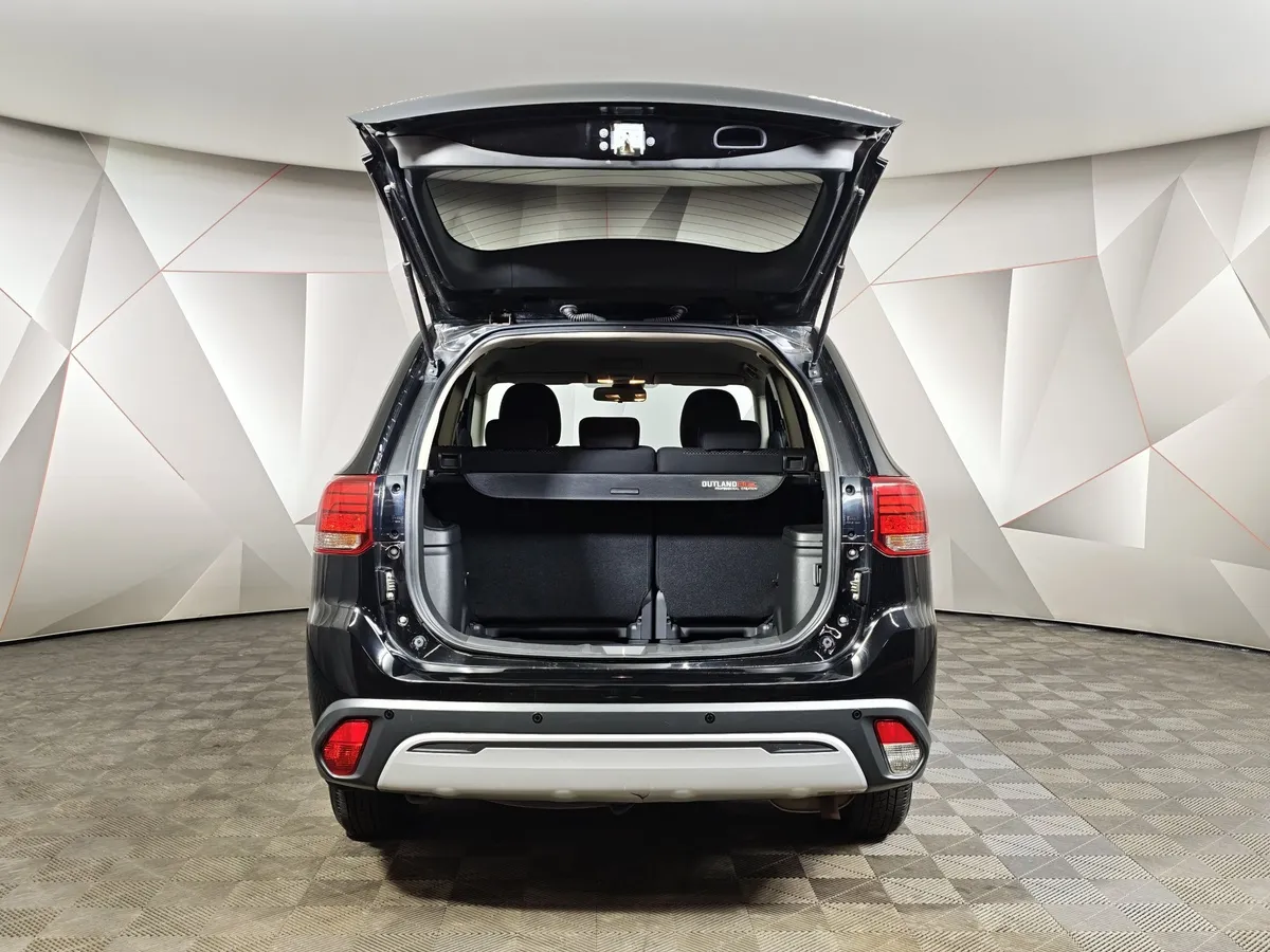 Mitsubishi Outlander 2.0 MIVEC CVT 2WD (146 л.с.) Intense Plus Черный в АВИЛОН. Слайд №12