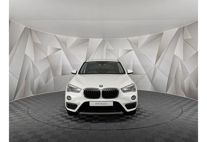 BMW X1 18i sDrive AT (136 л.с.) Advantage Белый в АВИЛОН. Слайд №3